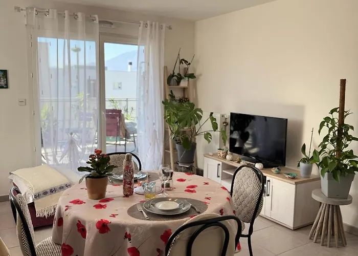 Le Secret Des Collines - South Facing Balcony *