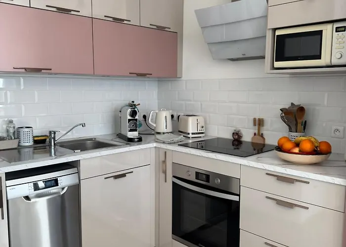 Le Secret Des Collines - South Facing Balcony Апартаменты *