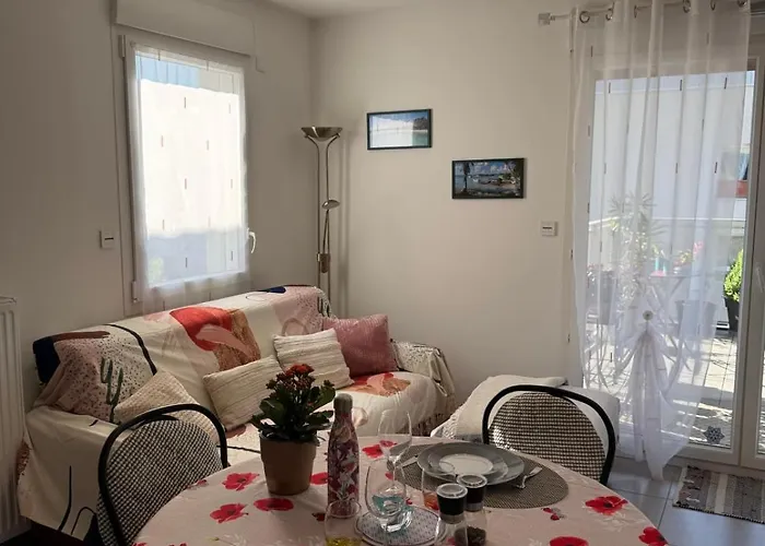 Апартаменты Le Secret Des Collines - South Facing Balcony Экс-ле-Бен